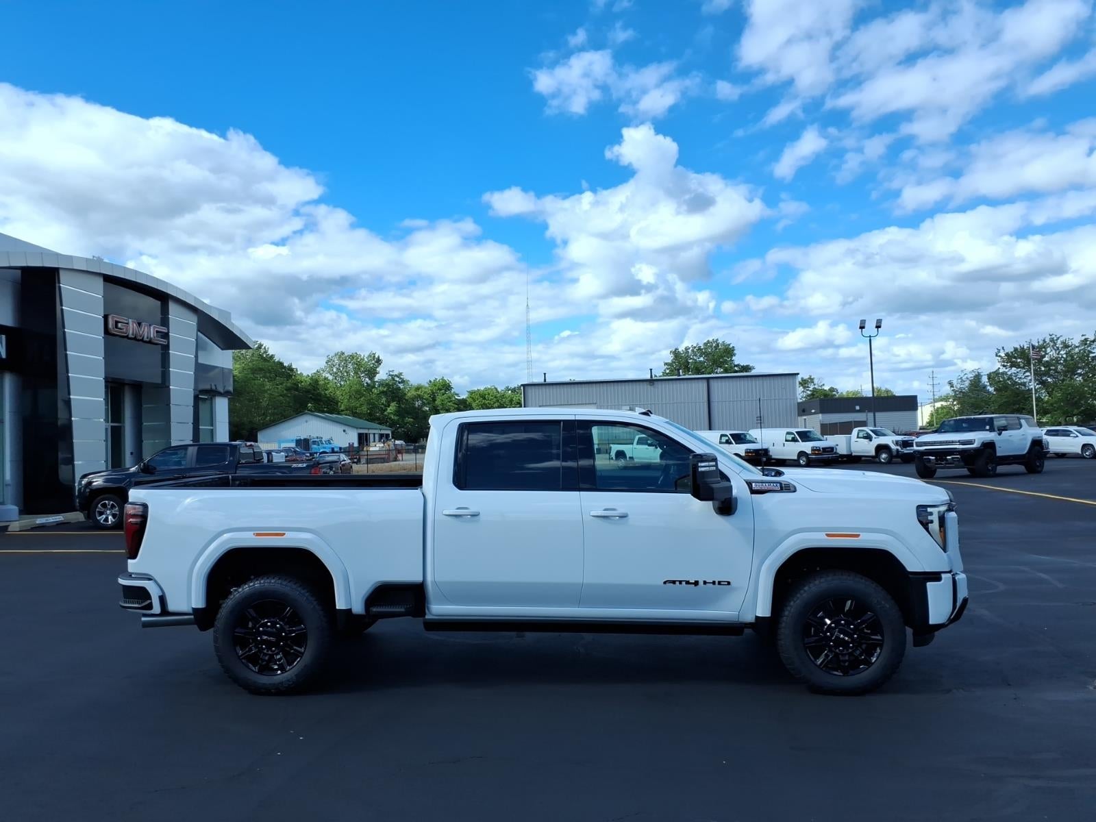 2026 GMC Sierra 3500HD AT4 - Photo 8