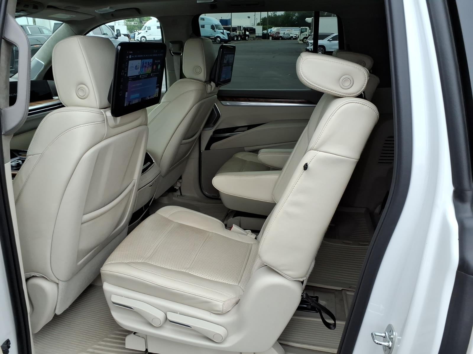 2025 Cadillac Escalade ESV Sport Platinum