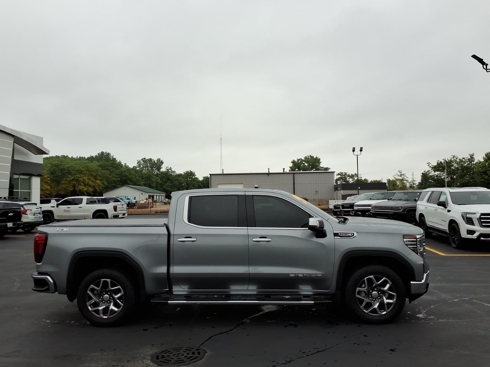 2025 GMC Sierra 1500 SLT