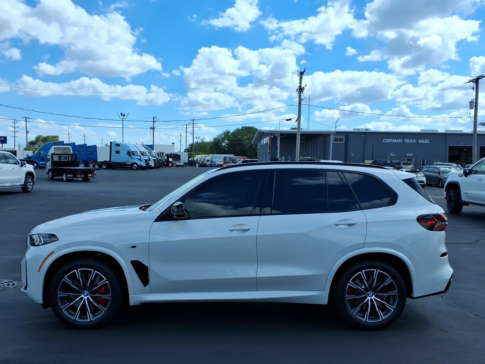 2026 BMW X5 M60i