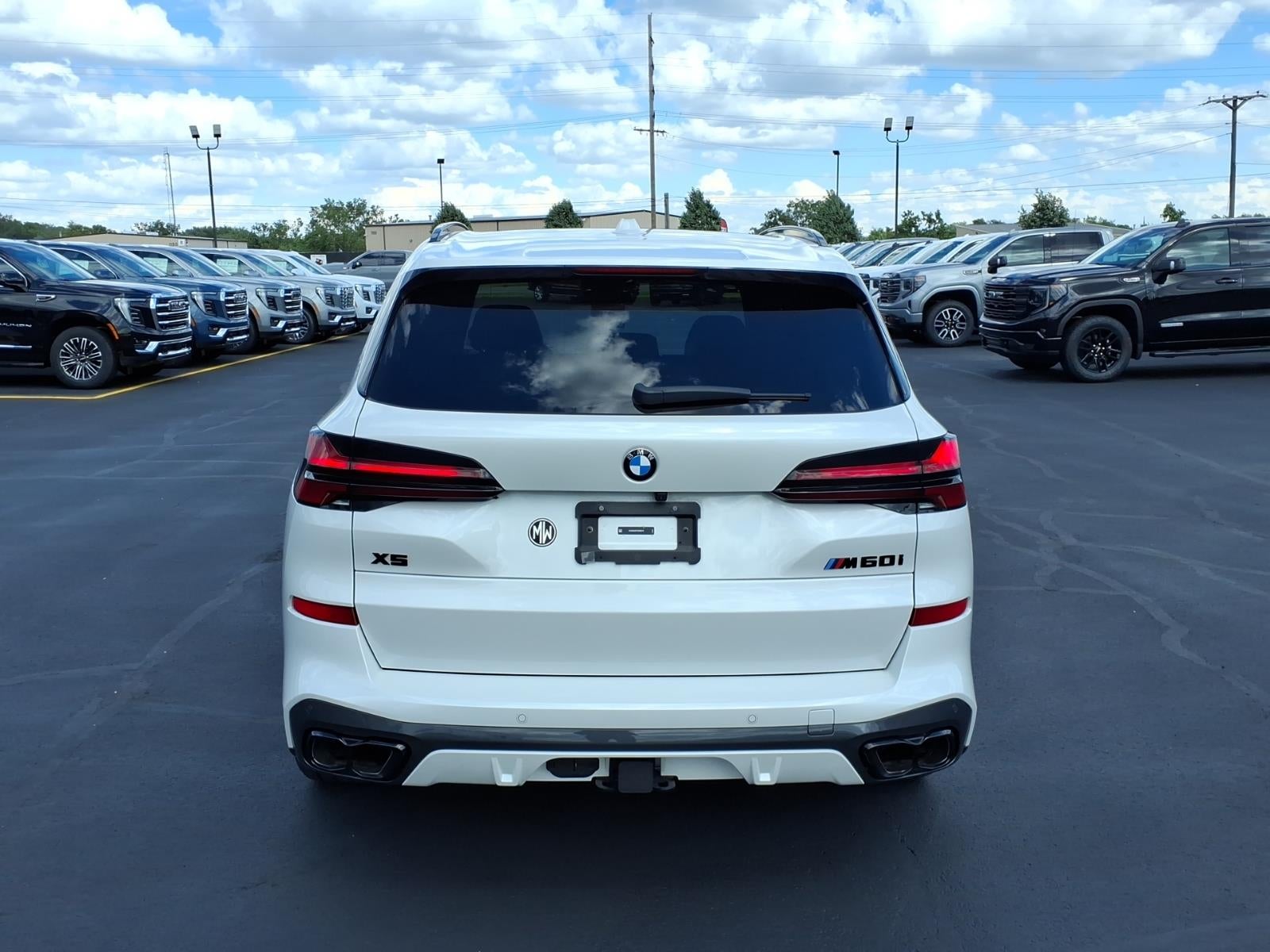 2026 BMW X5 M60i