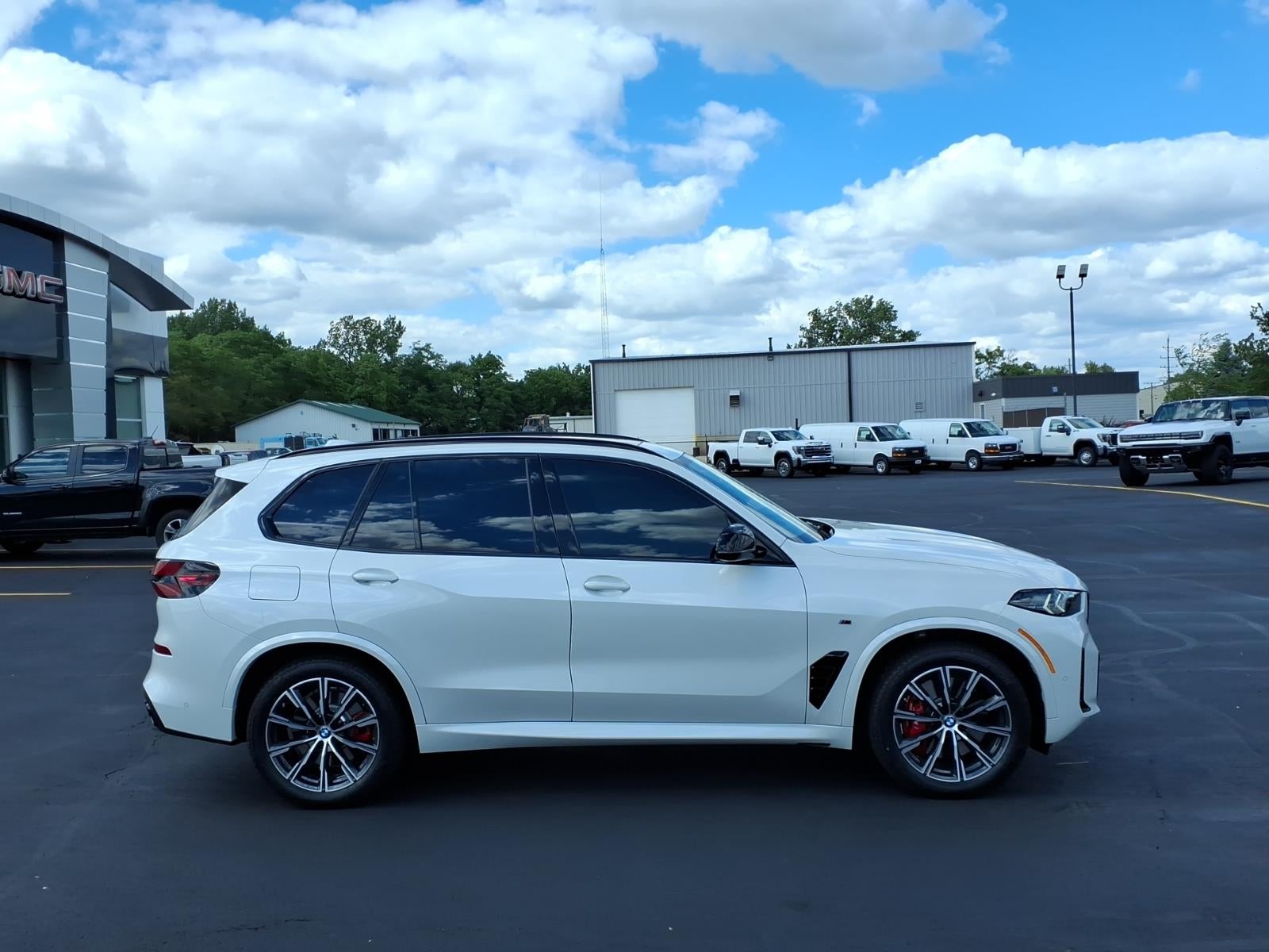 2026 BMW X5 M60i